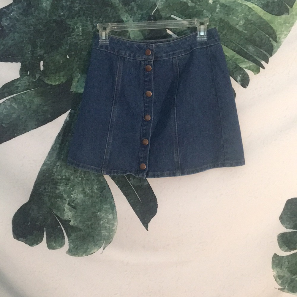 ✨SOLD ✨ Brandy Melville Denim Skirt - Picture 3 of 3